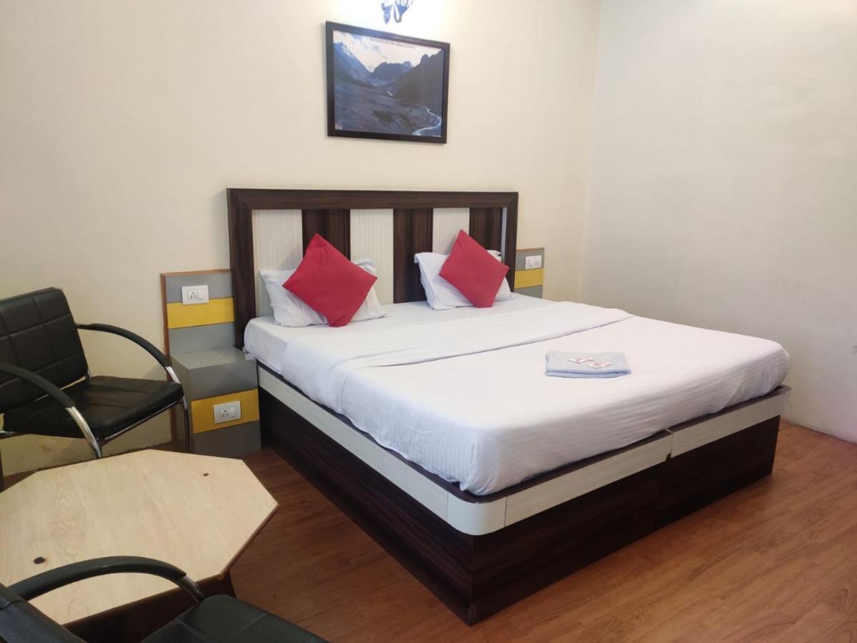 Hotel Amandeep Dharamshala Eksteriør billede