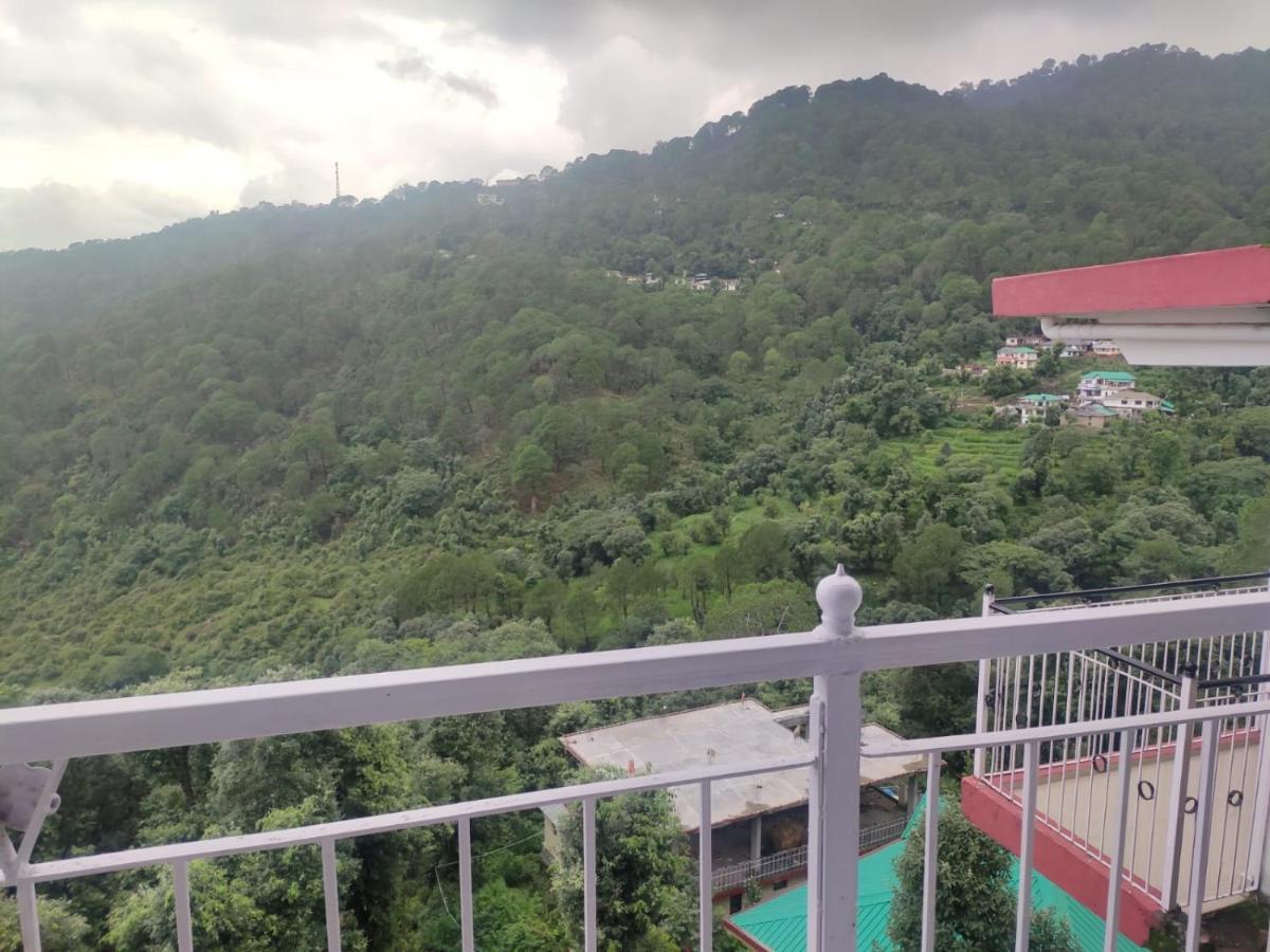 Hotel Amandeep Dharamshala Eksteriør billede