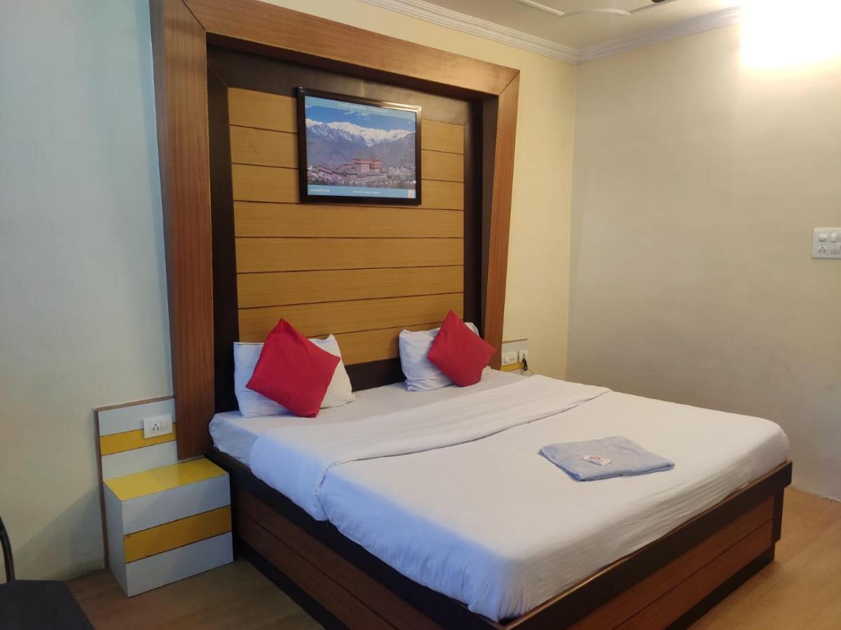 Hotel Amandeep Dharamshala Eksteriør billede