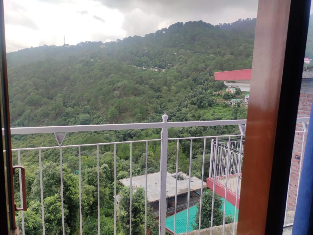 Hotel Amandeep Dharamshala Eksteriør billede