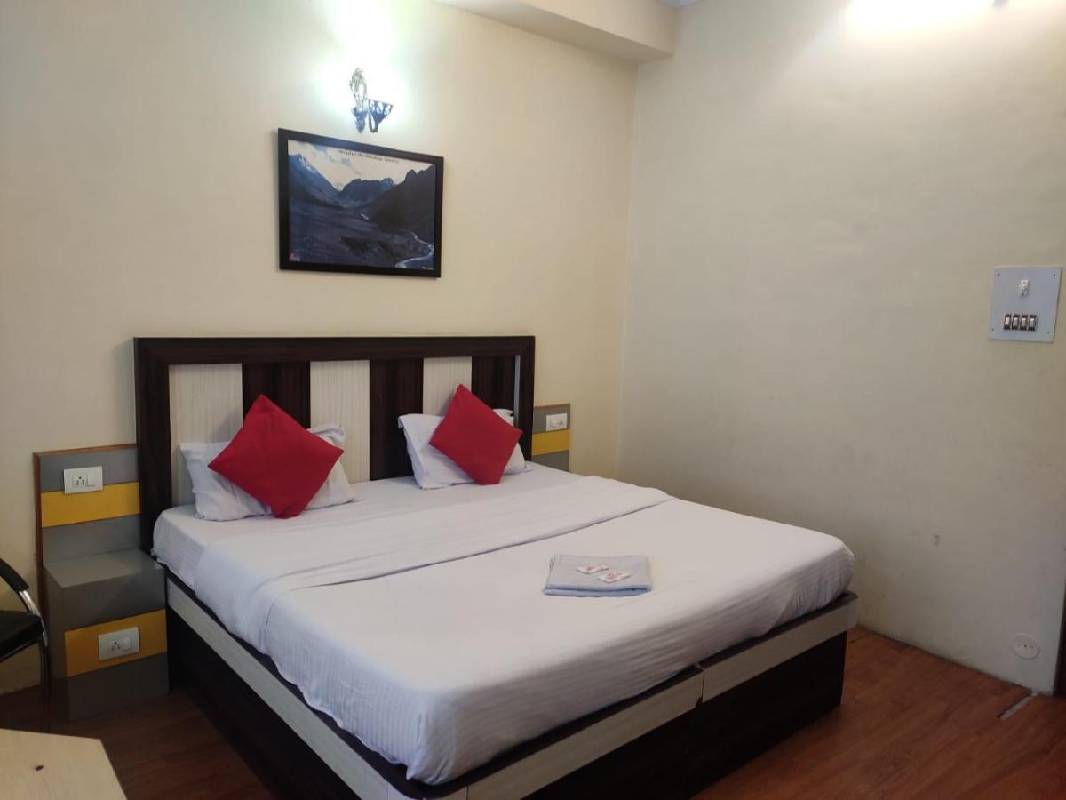 Hotel Amandeep Dharamshala Eksteriør billede