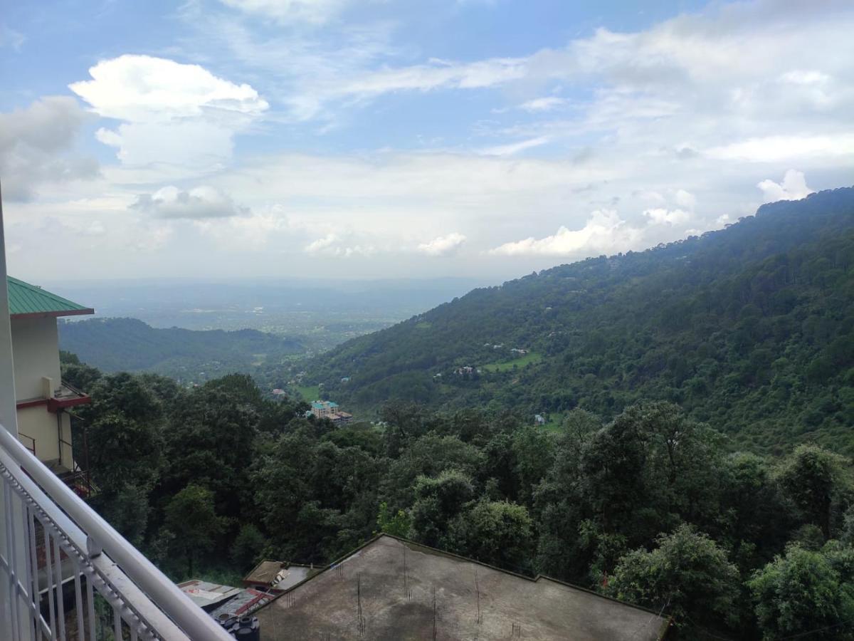 Hotel Amandeep Dharamshala Eksteriør billede