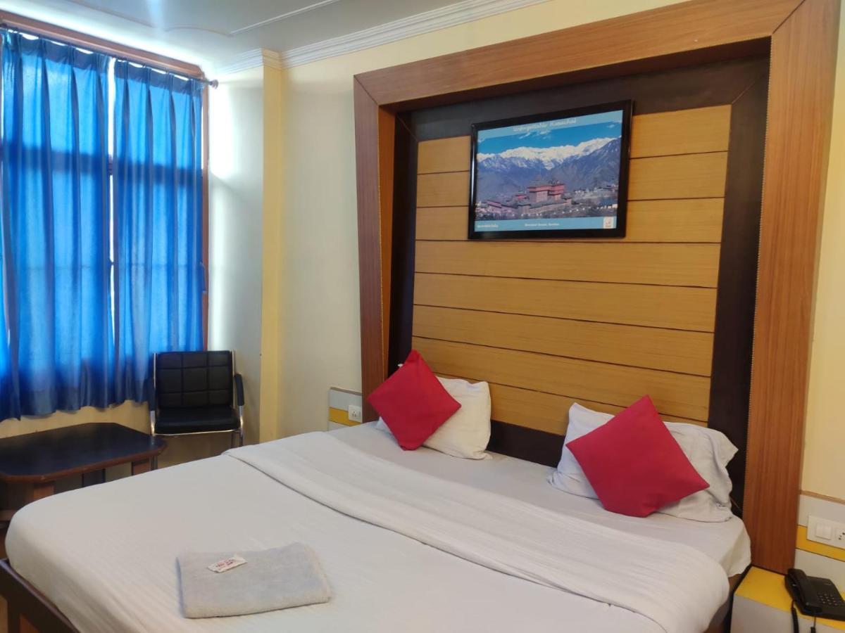 Hotel Amandeep Dharamshala Eksteriør billede