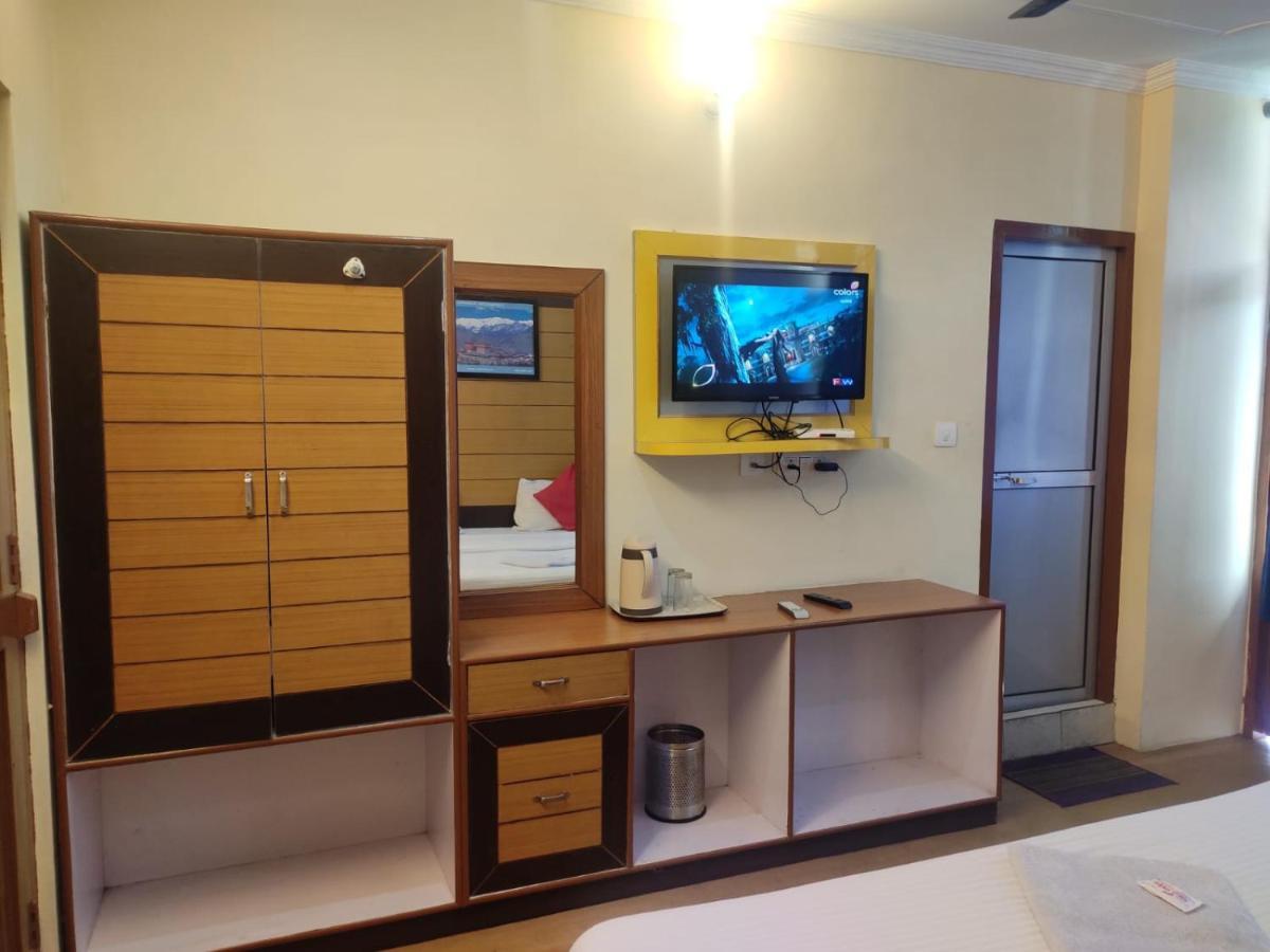 Hotel Amandeep Dharamshala Eksteriør billede