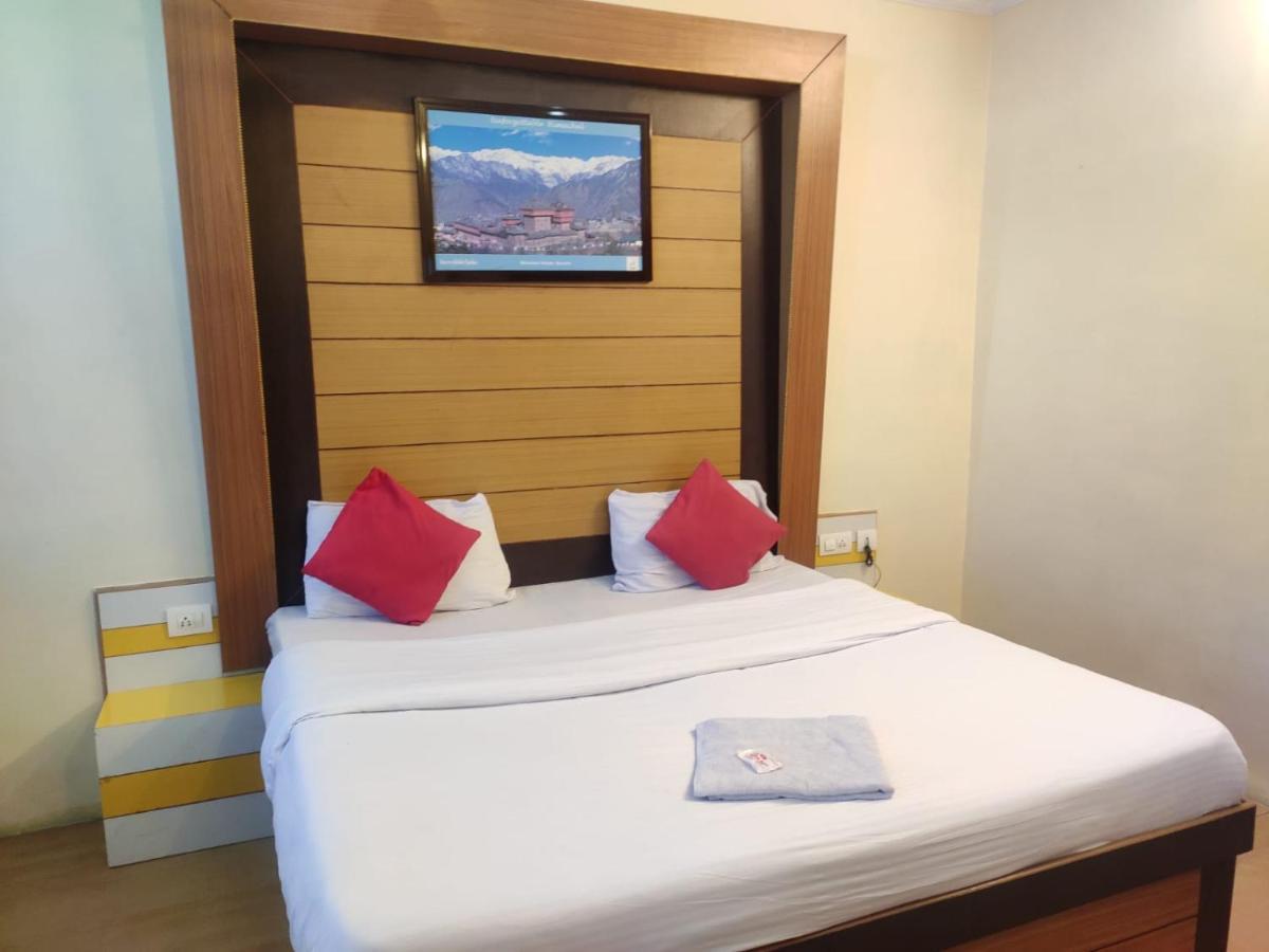 Hotel Amandeep Dharamshala Eksteriør billede