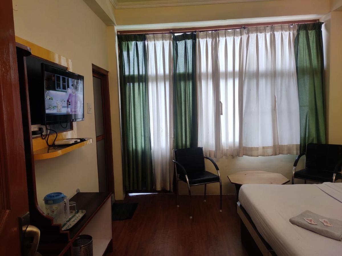 Hotel Amandeep Dharamshala Eksteriør billede