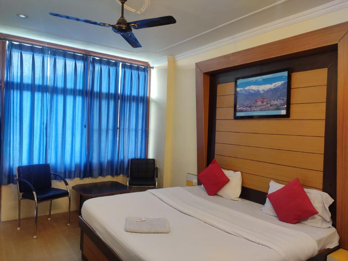Hotel Amandeep Dharamshala Eksteriør billede